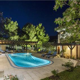 5 bedroom bayside villa with pool near Kotor, sleeps 12